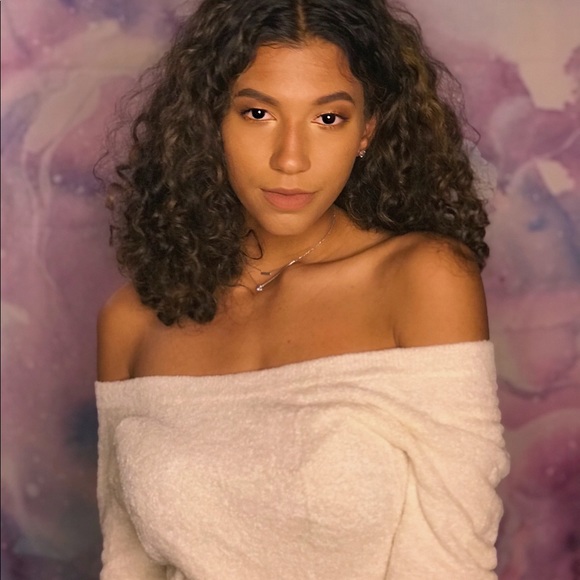 Meet your Posher, Jackie - Picture 2 of 2